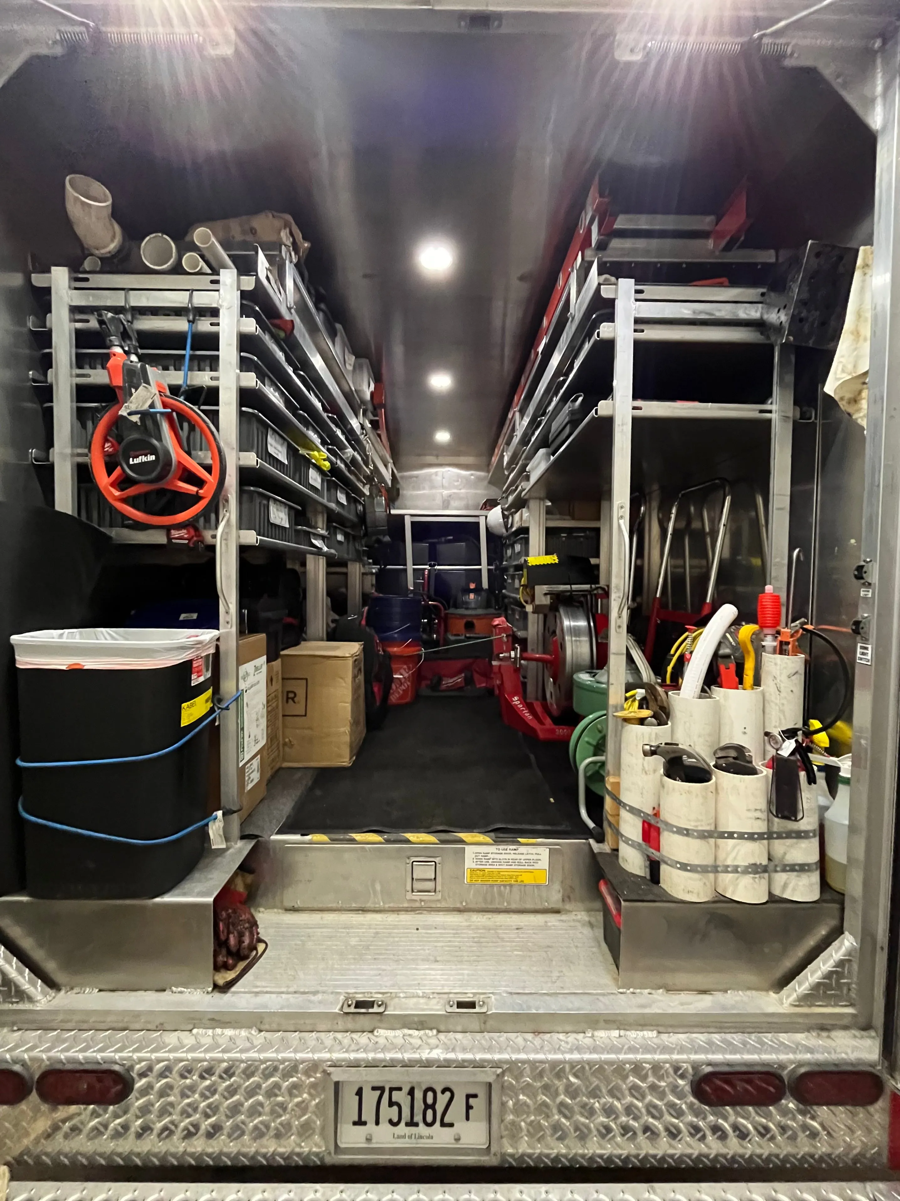 2019 ISUZU TRUCK WITH HACKNEY BODY AND SPARTAN URBAN SOLDIER JETTER
