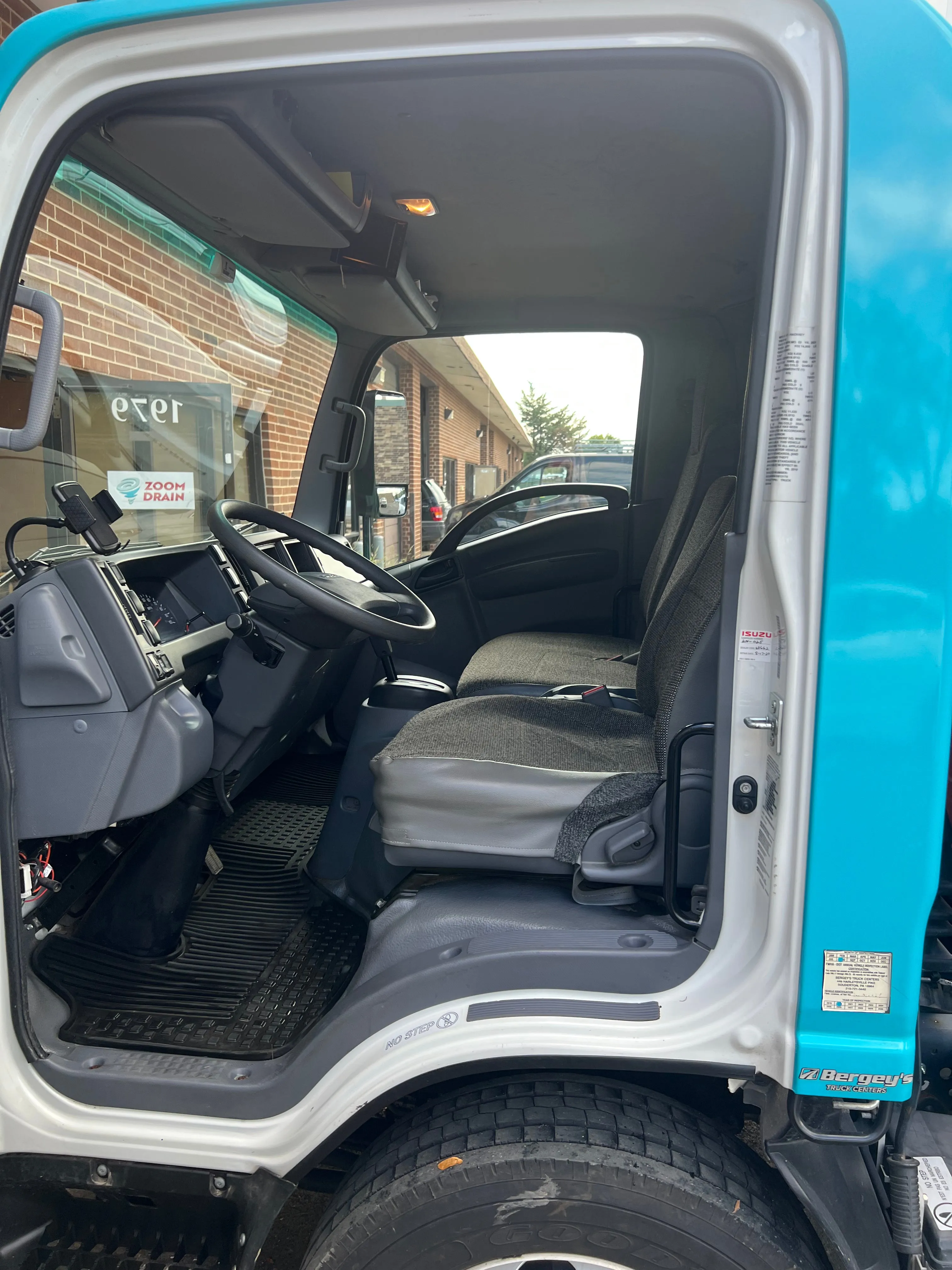 2019 ISUZU TRUCK WITH HACKNEY BODY AND SPARTAN URBAN SOLDIER JETTER