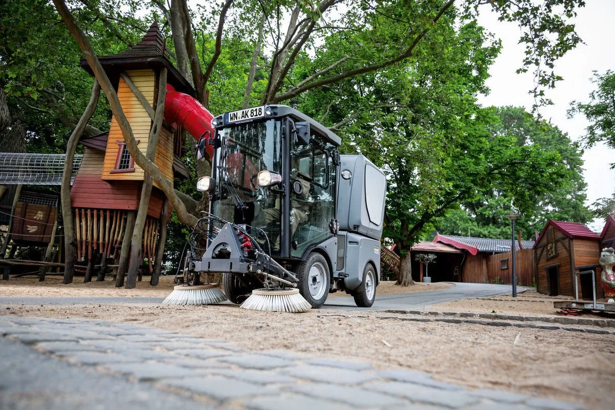 Karcher Municipal City Sweeper MC 80