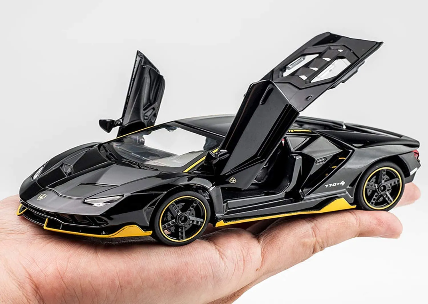 Okean Lamborghni Car Toy Die-cast Metal Car Model Car Pull Back car Super car with Openable Doors with Sound and Light for Birthdays Gift Party Decorations Great for Kids Boys Girls ‎1:32 Scale
